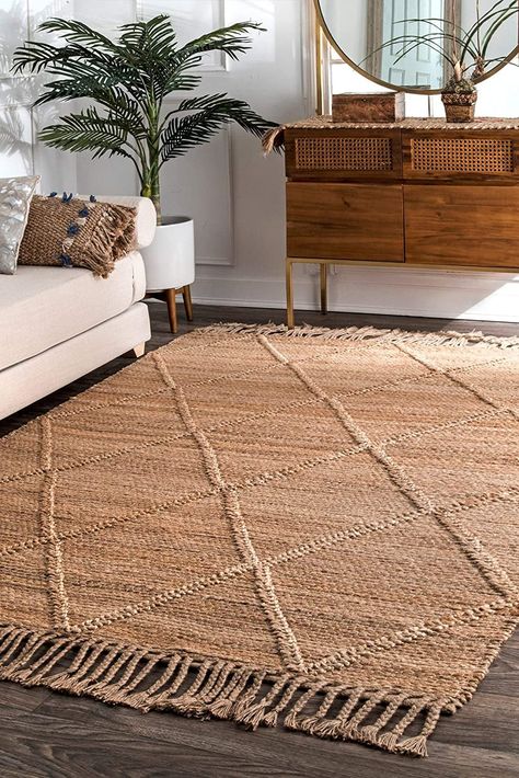 17 Earthy Decor Pieces That Are Minimalist and Modern Earthy Decor, Jute Area Rug, Jute Rug Runner, Minimalist Rugs, Natural Jute Rug, Hemp Rug, Natural Area Rugs, Jute Area Rugs, Changing Wall Color