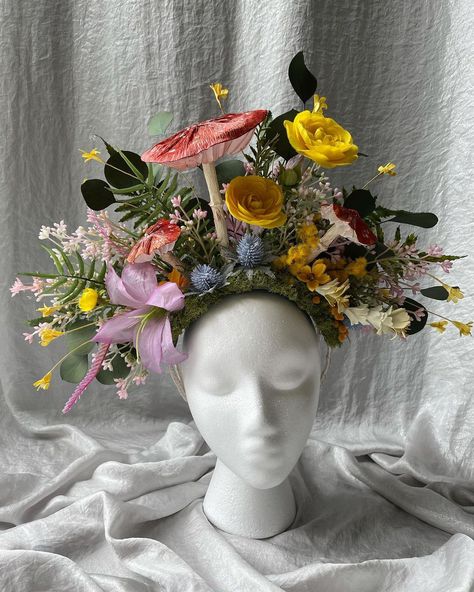 Artist Designer on Instagram: “This Alice in Wonderland inspired mushroom crown is looking for her new owner and ready to ship! Message me for more info 😊 #faeriefolk…” Mushroom Crown, Alice In Wonderland Outfit, Alice In Wonderland Flowers, Alice In Wonderland Inspired, Flower Costume, Flower Headdress, Headpiece Diy, Homecoming Mums Diy, Forest Elf