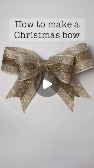 Diy Christmas Ribbon, Making Bows For Wreaths, Bows For Presents, Diy Gift Bow, Christmas Ribbon Crafts, Christmas Present Wrap, Cute Christmas Presents, Christmas Bows Diy, Christmas Wreaths Diy Easy