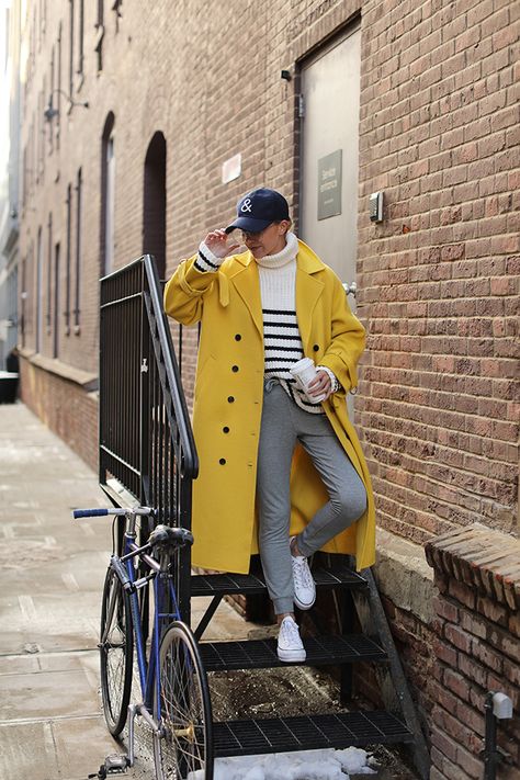 Yellow Coat Outfit, Mustard Coat, Blair Eadie, Atlantic Pacific, Yellow Coat, Quoi Porter, Fashion Street Style, Mode Chic, Best Street Style