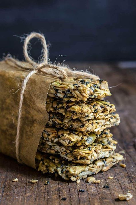 Savory sunflower seed bars - these crunchy, salty snack bars, are sugar-free, fluten-free, and totally addicting! | www.viktoriastable.com Sunflower Seed Bars, Seed Bars Recipe, Breakfast Bar Ideas, Savory Granola, Healthy Savory Snacks, Seed Bars, Sugar Free Snacks, Snack Shack, Ideas For Breakfast