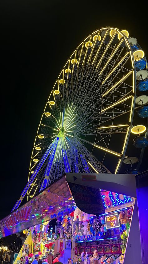 Carnival Asthetic Picture, Oc Fair Aesthetic, Fair At Night Aesthetic, Aesthetic Carnival Pictures, Theme Park Aesthetic Night, Fairs At Night, The Fair Aesthetic, Fair Astethic, Fair Date Aesthetic