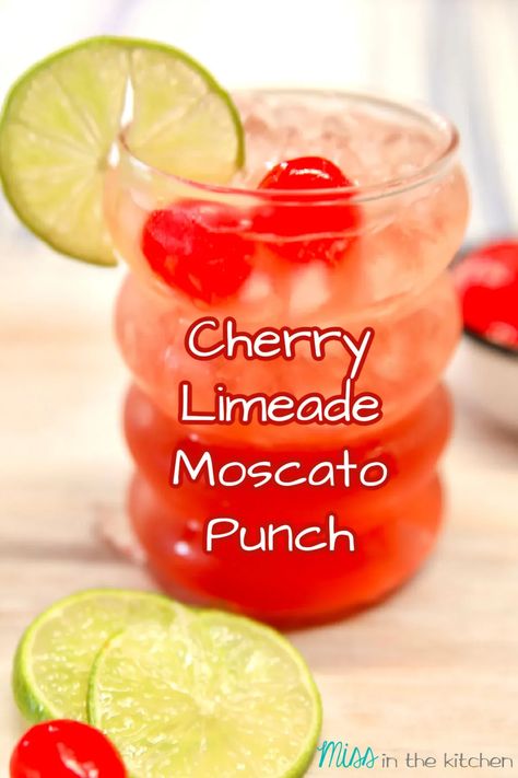 Wine Mixed Drinks Recipes, Italian Punch, Moscato Punch Recipes, Moscato Drinks, Wine Punch Recipes, Moscato Punch, Friday Cocktails, Everyday Drinks, Cherry Punch