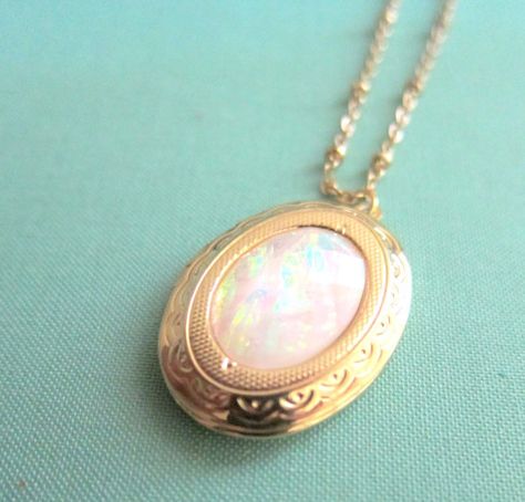 Cheap Diamond Rings, Necklace Top, Gold Locket, White Rainbow, Photo Locket, Necklace White, Top Drawer, Sterling Silver Necklace Pendants, Locket Necklace