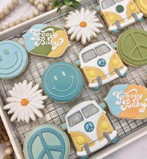 Heart of Sugar Bakery - Kimberly Urch 🍪 on Instagram: "Some baby showers are a little bit more groovy than others. Best wishes to mama and baby! ❤️" Hippy Gender Reveal, Retro Gender Reveal, Groovy Baby Shower Ideas Boy, Hippy Baby Shower Decor, Hippie Gender Reveal Ideas, Groovy Baby Shower Cookies, Two Groovy Boy Birthday, 70s Baby Shower Theme, Groovy Gender Reveal