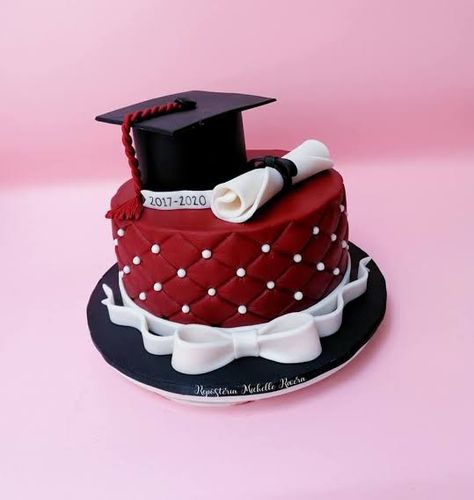 Maroon Graduation Cake, Lawyer Cake, Painted Picnic Tables, Graduation Cake Designs, Graduation Hairstyles With Cap, Rose Gold Wedding Cakes, Graduation Party Cake, Gold Graduation Party, Pink Birthday Cakes