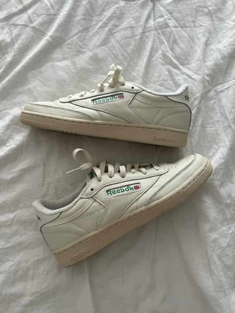 Reebok Off White Club C 85 Vintage Shoes, Club C 85 Vintage Shoes Outfit, Cream Colored Sneakers, White Vintage Sneakers, C 85 Reebok Outfit, Rebook Club C 85 Vintage Outfit Ideas, Rebox Shoes Women Outfit, Rebock Shoe Outfit Women, Rebook Shoes Outfits