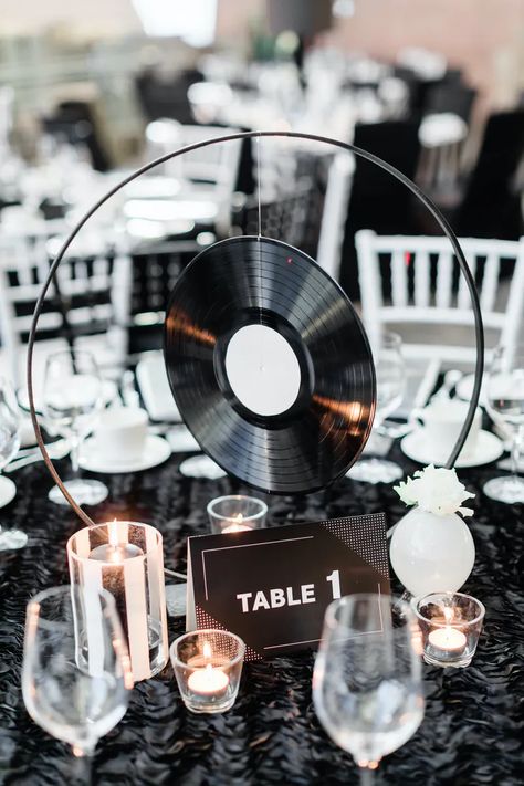 Vinyl Record Wedding Centerpieces, Wedding For Music Lovers, Soul Train Centerpieces, Record Themed Party, Vinyl Record Themed Party, Music Themed Wedding Centerpieces, Music Themed Table Decorations, The Beatles Wedding, Rock Party Centerpieces