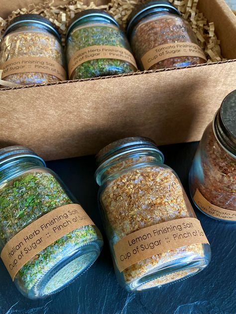 Seasoned Salts: Summer Tomato, Meyer Lemon and Italian Herb – A Cup of Sugar … A Pinch of Salt Homemade Salts Seasoning, Flavored Salt Recipes Gift Ideas, Citrus Salt Recipe, Flavored Salts Recipes, Herb Salt Recipe, Rim Salt, Oregano Salt, Basil Salt, Finishing Salt