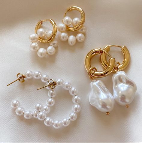 Modern Accessories Jewellery, Diy Pearl Earrings, Hand Jewelry Rings, The World Is Your Oyster, World Is Your Oyster, Gold And Silver Jewelry, Indian Jewellery Design Earrings, Jewelry Accessories Ideas, Dope Jewelry