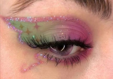 Purple Fairy Makeup, Fairy Eye Makeup, Fairy Halloween Makeup, Peachy Lip, Makeup Themes, Monster Makeup, Concert Makeup, Fairy Garden Ideas, Pink Eye Makeup