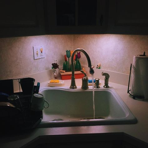 Suburban Gothic, It Goes On, Jolie Photo, Kitchen Sink, Drain, The Kitchen, Passenger, In This Moment, Running