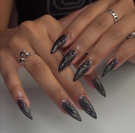 Black Acrylic Nails Almond, Aries Nails, Nails Sharp, Acrylic Nails Almond, Nails Goth, Nails With Design, Bday Nails, Press On Nails Long, Nails Glossy