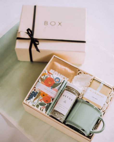 BOXFOX (@shopboxfox) • Instagram photos and videos Gift Box Packaging Design, Gift Box Ideas, Săpunuri Handmade, Chirstmas Decor, Gift Box Design, Custom Gift Boxes, Cadeau Diy, Mors Dag, Christmas Gift Box