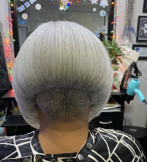 Wedge Bob Haircuts, Layered Short Bob, Short Stacked Wedge Haircut, Ladies Short Hair, Haircut Summer, Hair Beach Waves, Reverse Bob, Short Stacked Bob Hairstyles, Shaved Bob