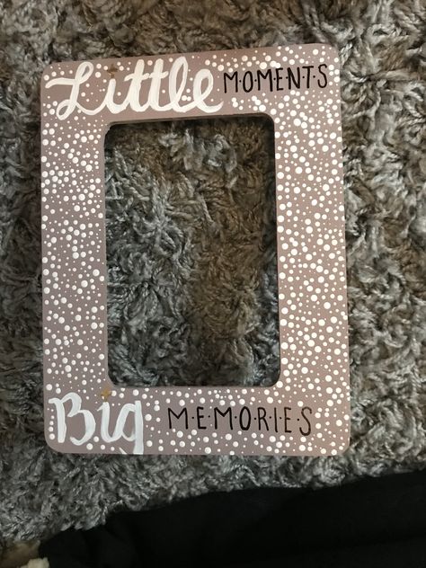 Cute Big Little Gifts, Big Little Diy Gifts, Gifts For Little Sorority, Big Little Picture Frame, Diy Big Little Gifts, Big Little Basket Fillers, Big Little Notes, Big Little Room Decorations Sorority, Big Little Hint Ideas