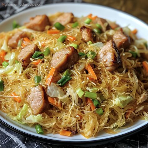 This Filipino Pancit with Beef is a savory and satisfying noodle stir-fry, packed with tender beef and vegetables for a delicious and quick meal. Best Pancit Recipe Filipino, Rice Noodle Stir Fry Recipes, Chicken Pancit Recipe Filipino, Authentic Pancit Recipe Filipino, Filipino Dinner Recipes, Pancit Recipe Filipino, Beef Rice Noodles, Pancit Noodles, Best Filipino Recipes