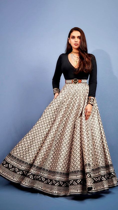 aditi rao hydari| aditi rao hydari indian| aditi rao hydari indian outfits| aditi rao hydari lehenga| aditi rao hydari saree| aditi rao hydari anarkali| aditi rao hydari indian suits #bollywood Aditi Rao Hydari Anarkali, Aditi Rao Hydari Lehenga, Aditi Rao Hydari Saree, Indowestern Outfits Women, Aditi Rao Hydari Indian Outfits, Aditi Rao Hydari Indian, Indian Dress Up, Aditi Rao Hydari, Haldi Outfits