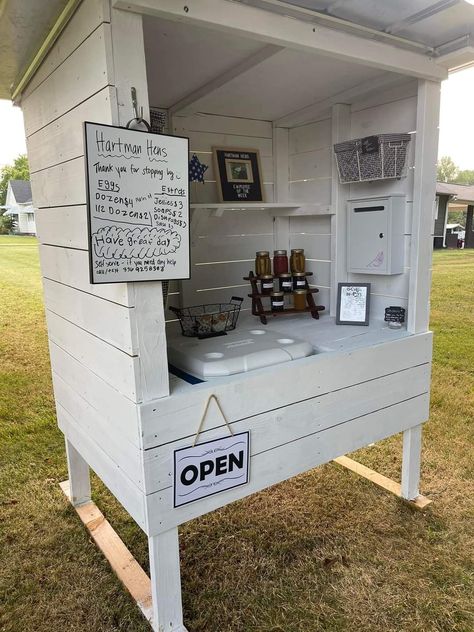 Farmers Market Booth Sign Ideas, Egg Cooler Stand, Egg Stall Ideas, Farm Stand Money Box Ideas, Diy Chicken Egg Stand, Neighborhood Farm Stand, Farm Stand With Cooler, Self Serve Farm Egg Stand, Chicken Stand Ideas