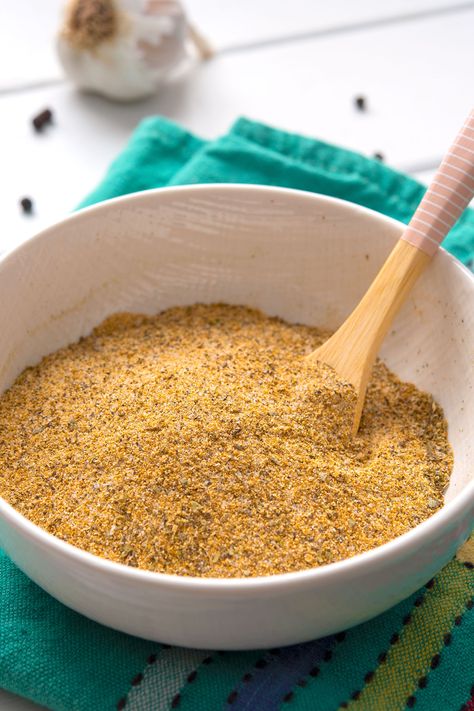 Homemade adobo seasoning recipe with garlic and oregano. Easy Goya adobo substitute! Adobo Recipe Puerto Rican, Goya Adobo Seasoning Recipes, Homemade Adobo Seasoning, Adobe Seasoning Recipes, Goya Seasoning Recipe, Adobe Recipe, Adobo Seasoning Recipe, Adobe Seasoning, Goya Recipe