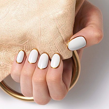 White nails with gold outline. Gold Outline Nails, Outline Nails, Gel Manicure Designs, White Nails With Gold, White Matter, Nails Gold, Minimal Nails, Get Nails, Manicures Designs