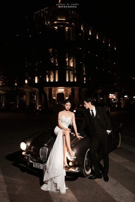 Classic Pre Wedding Photoshoot, Prewedding Tema Mafia, Mafia Wedding Photoshoot, Mafia Couple Photoshoot, Prewed Mafia, Mafia Wedding Aesthetic, Mafia Photoshoot, Pre Wedding Concept, Prewedding Shoot Ideas