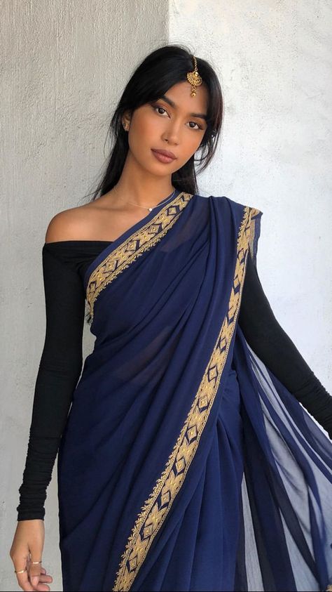 Desi Wear, Traditional Indian Dress, Desi Fashion Casual, Indian Dresses Traditional, Desi Clothes, Traditional Indian Outfits, Saree Trends, Stylish Sarees, Indian Wedding Outfits