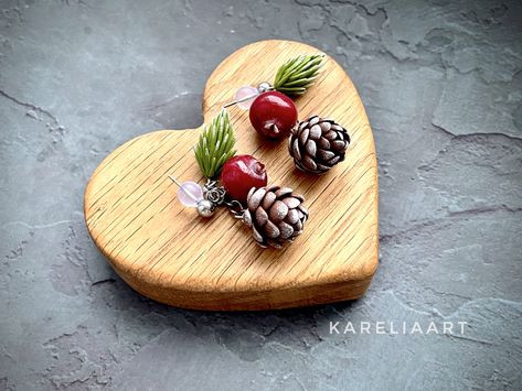 Winter Polymer Clay, Polymer Flowers, Polymer Clay Jewelry Tutorials, Christmas Clay, Clay Crafts Air Dry, Polymer Clay Christmas, Polymer Clay Jewelry Diy, Clay Mugs, Clay Jewelry Diy