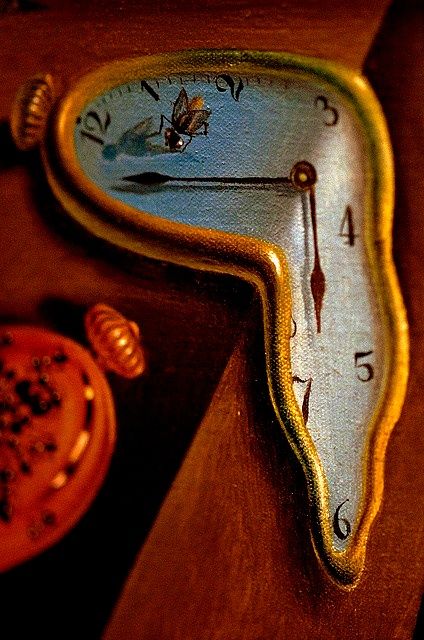 Close-up Photo of Salvador Dali’s painting ‘The Persistence of Memory" Salvador Dali Tattoo, Dali Clock, The Persistence Of Memory, Dali Tattoo, Salvador Dali Paintings, Salvador Dali Art, Melting Clock, Dali Paintings, Bijoux Art Deco