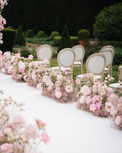 Wedding & Event Planner UK on Instagram: "Magical Meadows ☁️ Magnificent meadows for an ethereal English wedding. Meticulous planning paired with incredible scheme creates monumental moments and memories. This incredible wedding will forever be one of our most cherished. Wedding Planning & Design @kristina.kempton Venue @fshampshire @fourseasons Photographer @emiliewhitephotography Florist @larrywalshe Production @forta.productions Strings @alrstrings Videographer @hdmoments #realwedd Soft Pink Wedding, Pink Wedding Decorations, Wedding Isles, Dream Wedding Decorations, Aisle Flowers, Deco Rose, Wedding Aisle Decorations, English Wedding, Spring Wedding Flowers