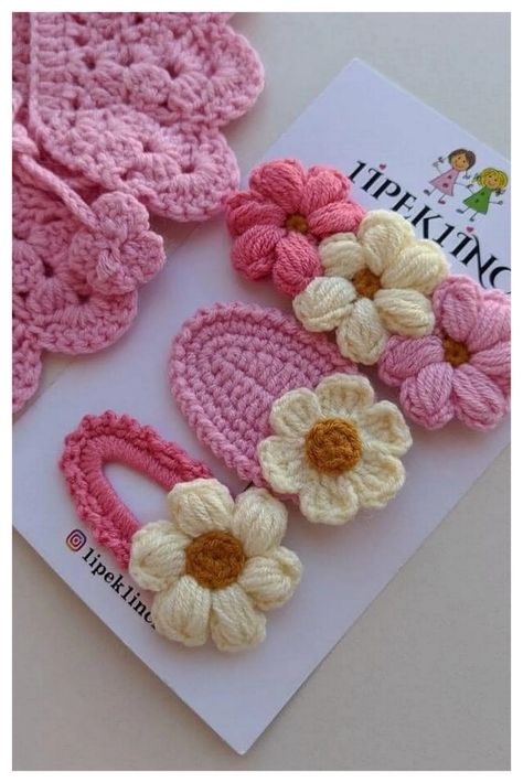 Amigurumi Easy Lacy Hairband Free Pattern-1 9 Diy Crochet Flowers, Crochet Flower Headbands, Crochet Hairband, Crochet Hair Clips, Crochet Keychain Pattern, Crochet Hair Accessories, Easy Crochet Projects, Headband Pattern, Crochet Flower Patterns