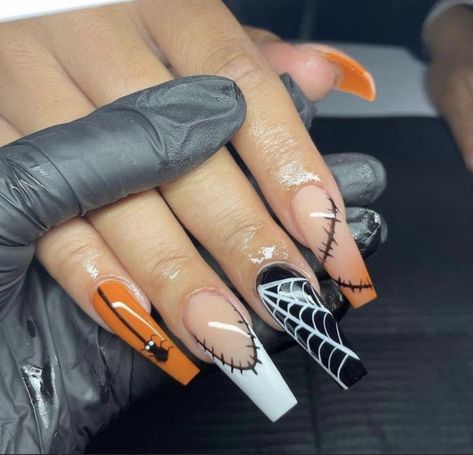 Halloween Freestyle Nails, Simple Halloween Nails Coffin, Pretty Halloween Nails Acrylic, October Acrylic Nails, October Nail Ideas Short, Horror Nails Acrylic, Cute October Nails, Fall Nail Inspo Coffin, Simple October Nails