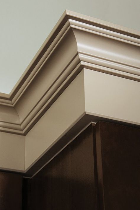 Stacked mouldings not only add decorative detail to your kitchen, but is also a great way of closing the gap between the top of your wall cabinets and the ceiling. Cornice Design Wall, Moulding Design On Wall, Moulding On Walls, Kitchen Cornice, Ceiling Moulding, Moulding Design, Wall Molding Design, Kitchen Ceiling Design, Molding Design