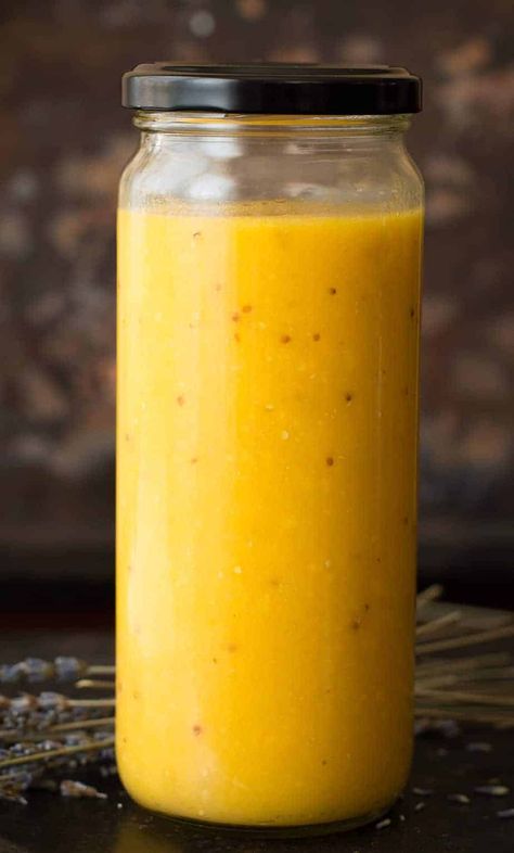 Low Fat Salad Dressing, Mango Salad Dressing, Thai Salad Dressings, Mango Dressing, Mango Salat, Salad Dressing Recipes Healthy, Thai Salads, Kale Salad Recipes, Salad Dressing Recipes Homemade