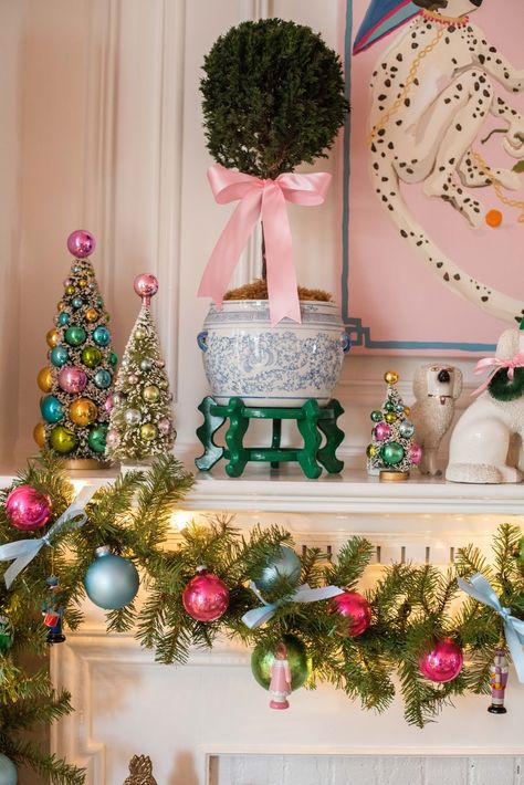 Grandmillenial Christmas Mantle, Chinoiserie Christmas Mantle, Pastel Christmas Mantle, Christmas Mantel With Stocking Ideas, Christmas Decor Mantel Ideas, Pink Blue Christmas Decor, Grandmillennial Christmas Tree, Grandmillenial Fall Decor, Red Green White Christmas Decor