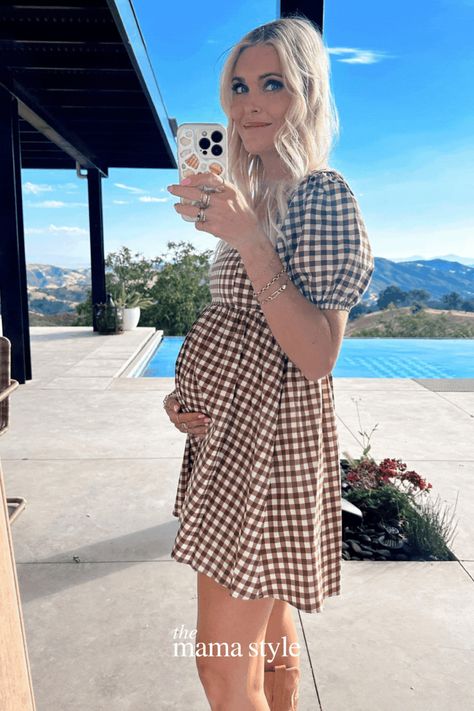 Check out this gorgeous and comfortable dress designed for mamas-to-be. Made with soft, breathable fabric and featuring a stylish brown gingham pattern, this dress offers both style and comfort. Short Maternity Dress, Mini Short Dresses, Maternity Products, Poofy Sleeves, Brown Gingham, Dress With Puffy Sleeves, Mama Style, Gingham Pattern, Mini Short