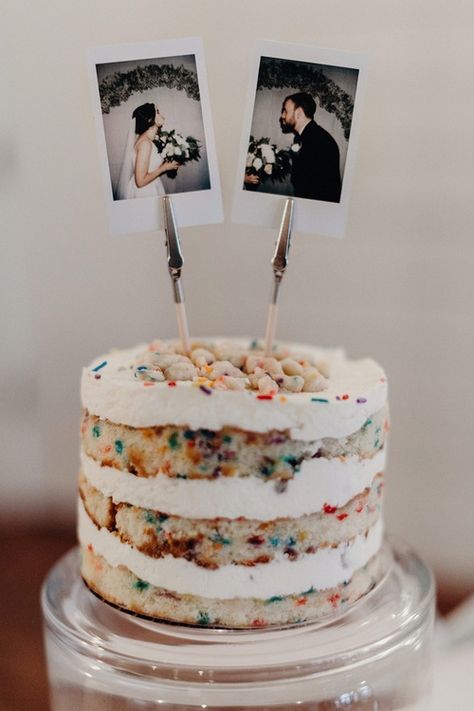 Indoor Wedding Reception, Wedding Reception Details, Wedding Toppers, Polaroid Wedding, Indoor Wedding Receptions, Dessert Bar Wedding, Romantic Wedding Cake, Reception Details, Wedding Topper