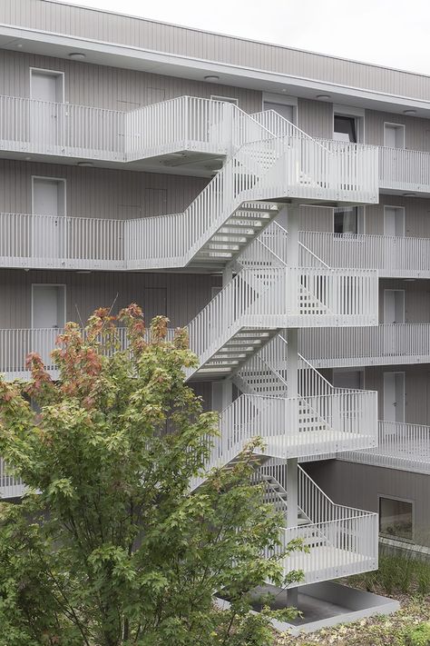 Courtyard Plants, Beam Structure, Exterior Stairs, Stairs Architecture, Mix Use Building, Van Damme, Precast Concrete, Urban Fabric, Social Housing