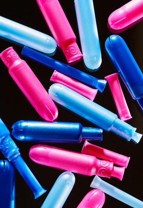 How tampons and pads became unsustainable and filled with plastic Tampon Applicator, Reusable Menstrual Products, Pads Tampons, Sewer System, Social Pressure, Old Technology, Waste Container, Menstrual Pads, Plastic Envelopes