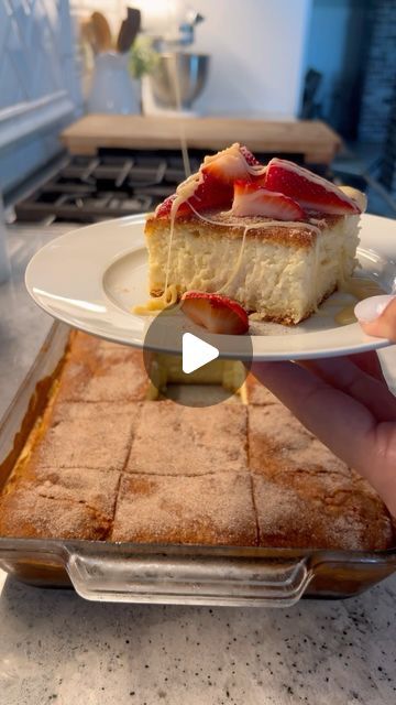 britscookin’ on Instagram: "Churro Cheesecake! 🍓 10/10
IB- @cookinwithmegg 
#cheesecake #churro #food #recipe #dessert" Cheesecake Churro, Chesse Cake, Cream Cheese Pound Cake Recipe, Churro Cheesecake, Facebook Recipes, Cheesecake Lovers, Greek Sweets, Sour Cream Recipes, Recipe Dessert