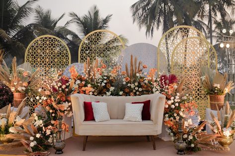 Nikah Decor, Night Wedding Decor, Wedding Stage Backdrop, Minimalist Wedding Decor, Wedding Background Decoration, Wedding Reception Backdrop, Wedding Stage Design, Desi Wedding Decor, Mandap Decor