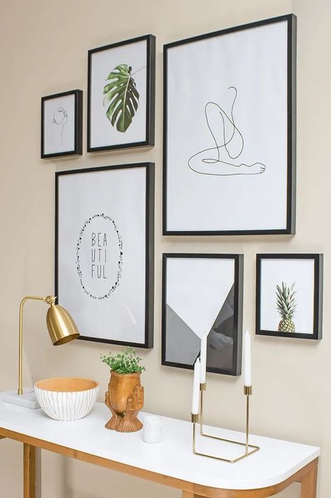 Decorating a Scandi console table using modern, minimal and vintage home decor. Gallery Wall Guide, Photo Wall Design, Photowall Ideas, Frame Wall Collage, Diy Gallery Wall, Family Photo Wall, Gallery Wall Layout, Unique Gallery Wall, Photo Deco