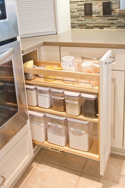 Kitchen Baking Station, Transitional Kitchen Design Ideas, Kitchen Oak Cabinets, Baking Supplies Organization, Pull Out Kitchen Cabinet, Baking Center, Baking Station, House Pantry, Pull Out Pantry