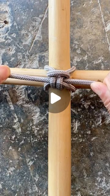 Animated Knots, Easy Diy Fashion, Tying Knots, Diy Home Cleaning, Rustic Kitchen Design, Diy Backyard Landscaping, Tie Shoelaces, Pattern Steps, Shoe Lace Patterns