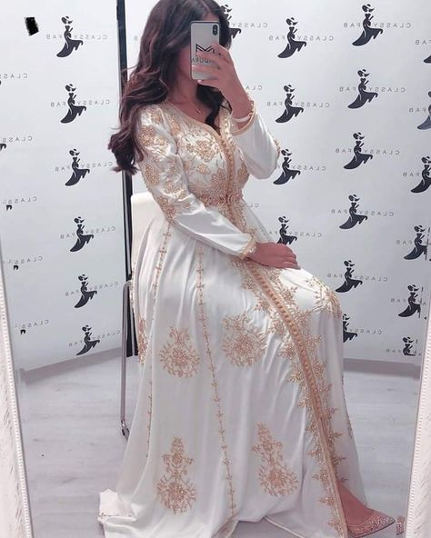 Morrocan Fashion, Moroccan Kaftan Dress, Silky Maxi Dress, Moroccan Clothing, Fashion Dresses Formal, Nikkah Dress, Kaftan Designs, Moroccan Fashion, Salwar Kamiz