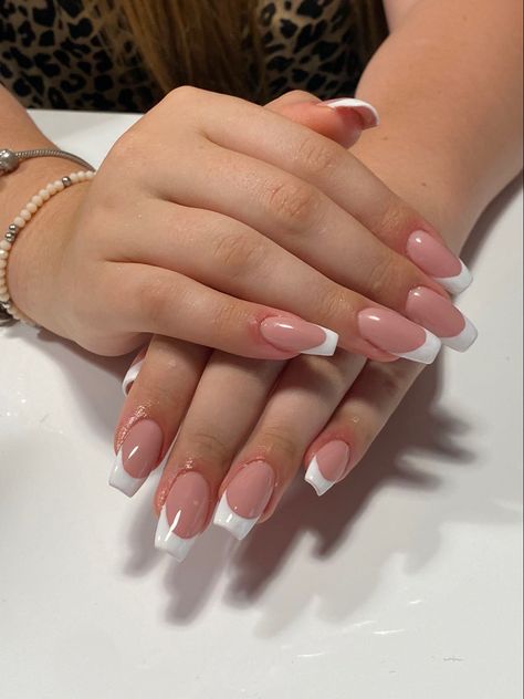 Nokti French, Ballerina Nails French Tip, Nails French Summer, Franche Nails, French Nails Ballerina, Matte Nail Colors, Gold Acrylic Nails, Hard Gel Nails, French Summer