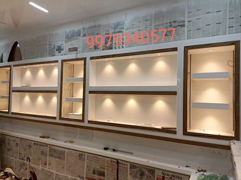 Jewellery Shop Wall Design, Bangles Shop Interior Design, Jewellery Shop Design Store Interiors, Small Gold Shop Interior Design, Small Jewelry Shop Interior Design, Jewellery Showroom Interior Design, Cash Counter Design, Store Display Design, Shop Counter Design