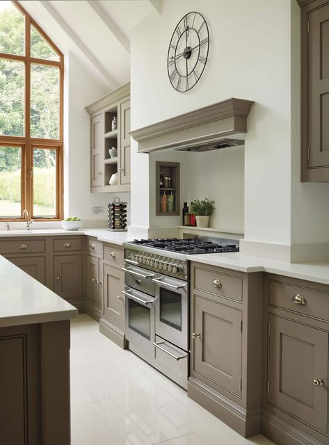 Classic Shaker Kitchen | Tom Howley Tom Howley Kitchens, Kitchen Mantle, Tom Howley, Greige Kitchen, Kitchen Diner Extension, Luxury Appliances, Shaker Style Kitchens, Shaker Kitchen, Luxury Kitchens