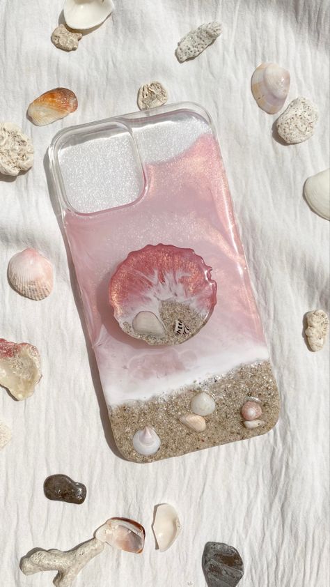 Resin Phone Cover Ideas, Resin Cover Phone, Pink Resin Art, Resin Case Phone, Resin Phone Cover Design, Resin Art Phone Cover, Resin Phone Case Ideas, Resin Phone Cover, Resin Art Phone Case