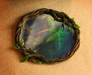 Clay Around Mirror, Enchanted Mirror Diy, Polymer Clay Pottery, Clay On Mirror, Diy Mirror Frame Decoration, Ceramic Mirror Frame, Polymer Clay Mirror, Clay Forest, Forest Mirror